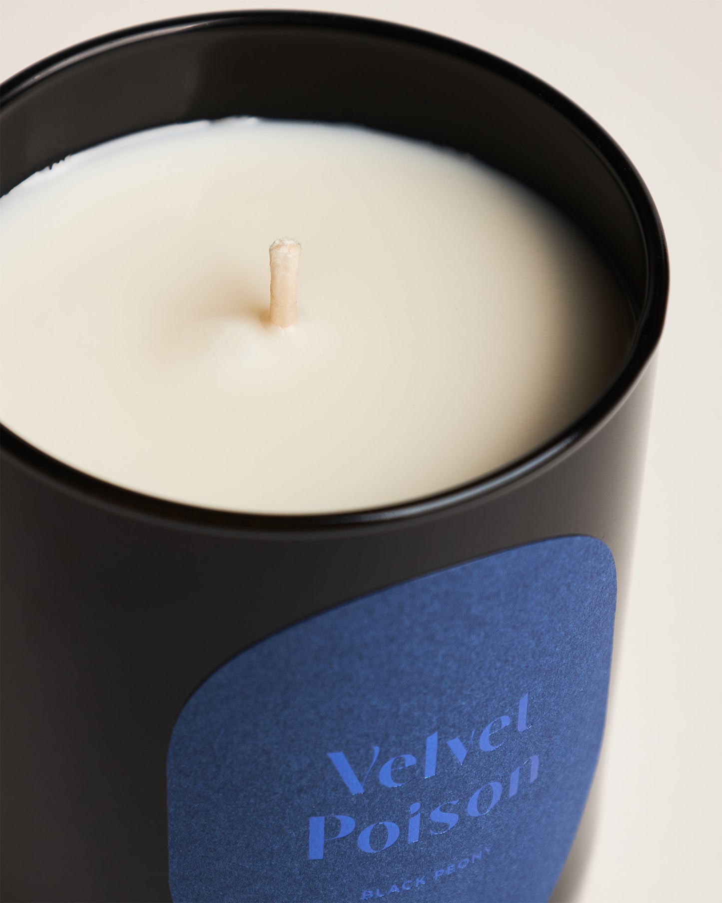 Velvet Poison Candle (Black Peony) 280g